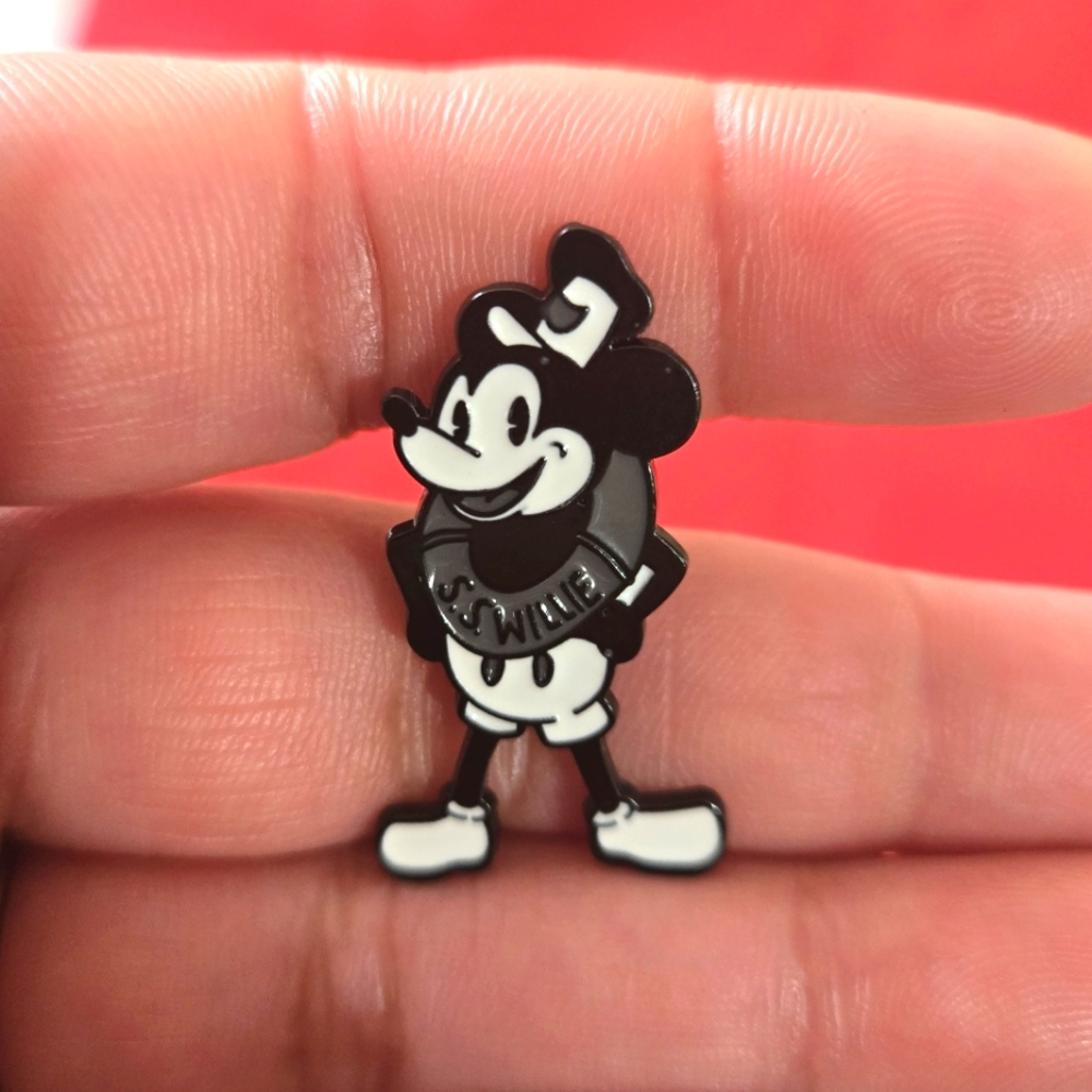 🍒🍒 Black and White Mickey Mouse Pin